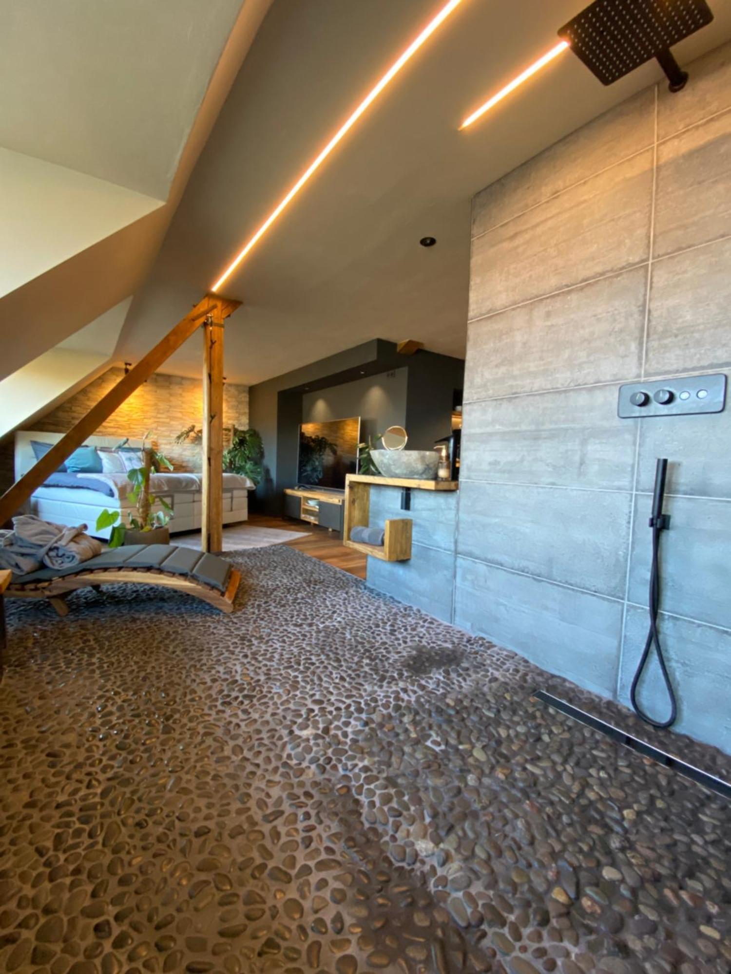 Private Wellness Suiten Mit Whirlpool เอสเซน ภายนอก รูปภาพ