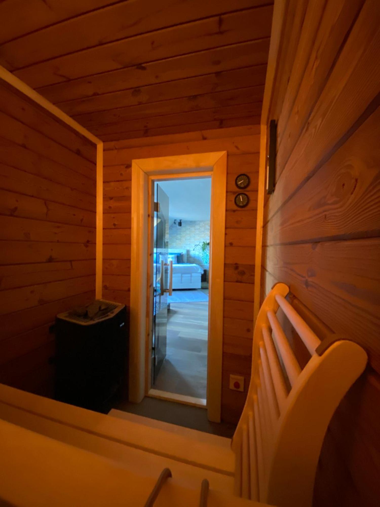 Private Wellness Suiten Mit Whirlpool เอสเซน ภายนอก รูปภาพ